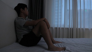 儿童夜晚孤独情绪27秒视频