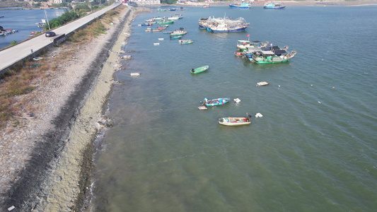 海湾渔港渔船航拍视频