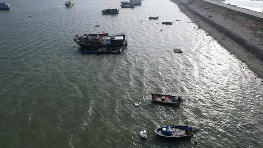 海湾渔港渔船航拍视频