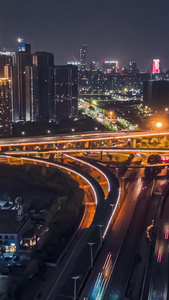 航拍震撼大范围移动延时杭州天际线城市夜景智慧之门大厦立交枢纽城市风光视频