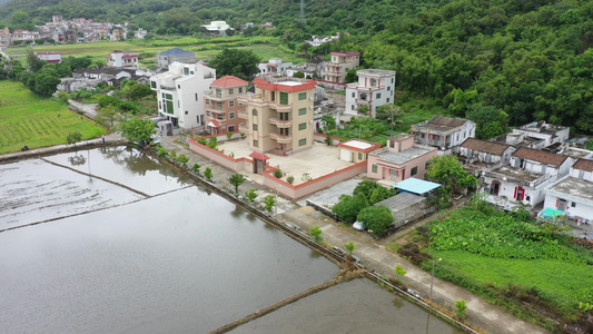 黄陂坑水库下民宿农田航拍视频