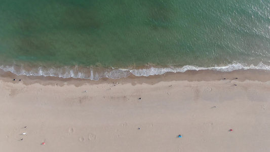 大海海浪礁石海洋航拍视频