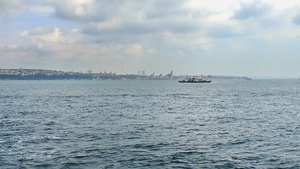 船和渡轮的海景在土基耶岛阳光明媚美丽的一天24秒视频