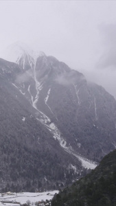 雪山村庄延时视频美丽风景视频