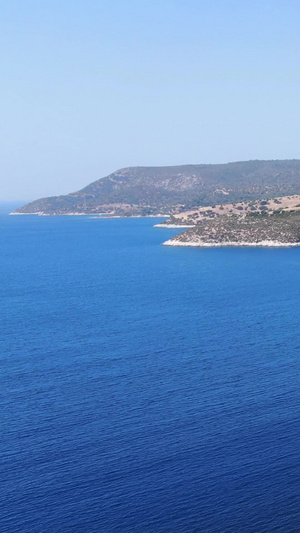 航拍蔚蓝色爱琴海海岸线实拍视频地中海40秒视频