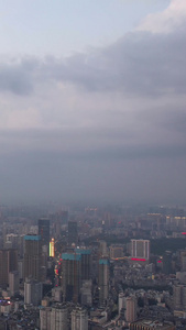 航拍城市夕阳晚霞落日天空自然天气地标建筑天际线高楼街景素材天气素材视频