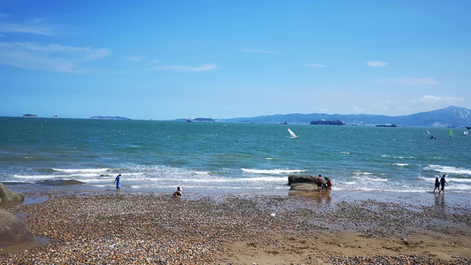 大海海浪沙滩礁石实拍视频