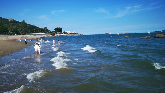 大海海浪沙滩礁石实拍视频