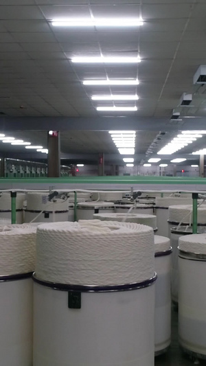 新疆长绒棉纺织厂工作航拍好棉花46秒视频