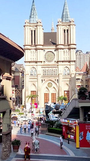 武汉光谷西班牙风情街多莫教堂延时视频过渡镜头26秒视频