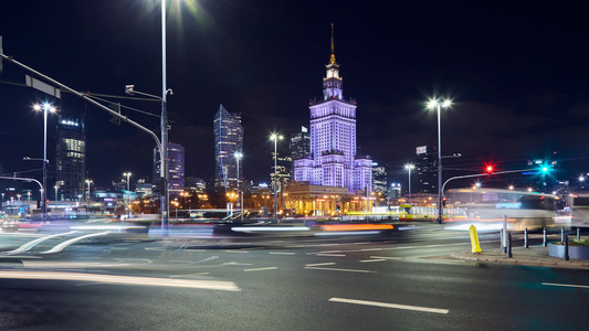 漫漫在瓦沃波兰的繁忙横越公路的夜空穿梭视频