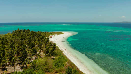 热带岛屿上美丽的海滩芭拉巴克巴拉万菲利平斯视频