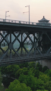 航拍万里长江第一桥武汉长江公路铁路两用大桥武汉长江大桥视频