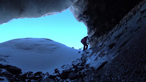 探险冰洞56秒视频