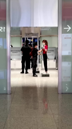 实拍机场安检过程素材【该视频无肖像权，请勿商用】国际民航日26秒视频