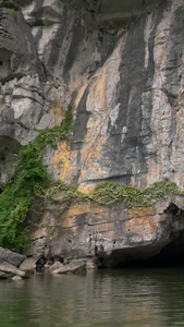 越南游船穿越洞穴实拍娱乐项目视频
