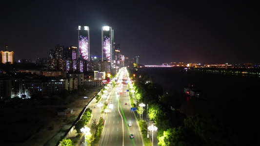 航拍湖南长沙湘江路交通夜景 视频