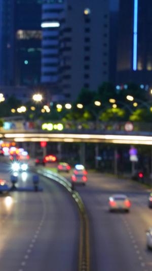 航拍城市夜晚道路川流不息的汽车灯光交通车流素材夜景素材57秒视频