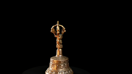 铜藏式礼钟代表智慧卓越的女性原则宗教物品旋转视频