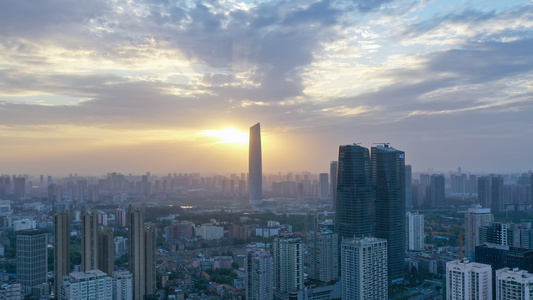 航拍风光城市天空日落晚霞地标商务金融中心高楼素材视频