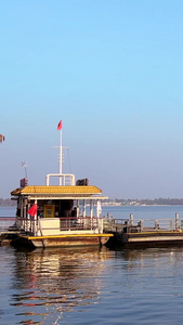 航拍湖北5A级东湖景区游船码头湖景风光素材旅游素材视频
