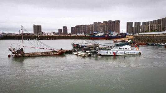 大海岛屿礁石沙滩航拍视频