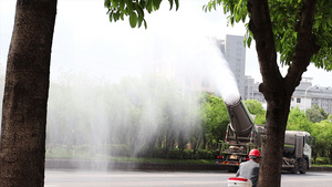 4K城市清洁喷水车作业实拍视频素材24秒视频