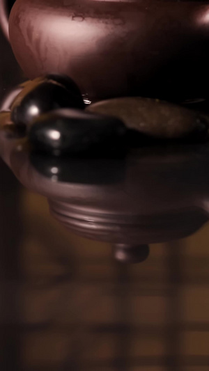 茶壶和茶杯在水中映出倒影茶文化17秒视频