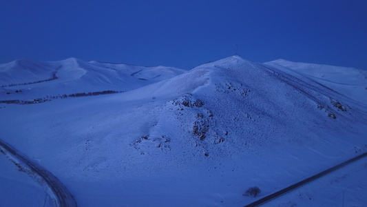 大兴安岭自然风光寒冬雪山雪景夜色视频