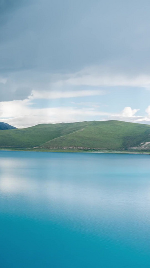 西藏羊卓雍措暴雨延时三大圣湖14秒视频