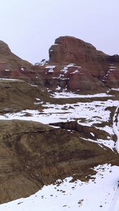 大雪中的雅丹地质公园自驾游视频