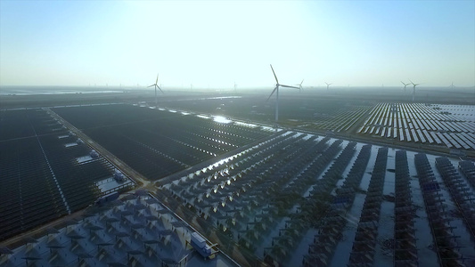 航拍太阳能风力新能源发电视频