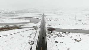 航拍公路雪景视频52秒视频