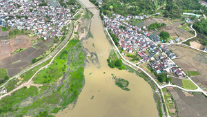 4K航拍暴雨后洪涝洪水淹没村庄洪水湍急22秒视频