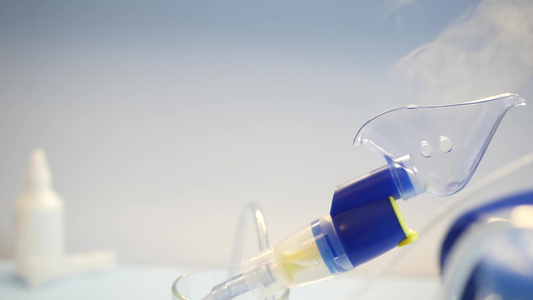 雾化器氧气面罩肺炎医疗设备sars和支气管炎治疗循环视频