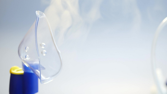 雾化器氧气面罩医疗设备covidsars和支气管炎视频