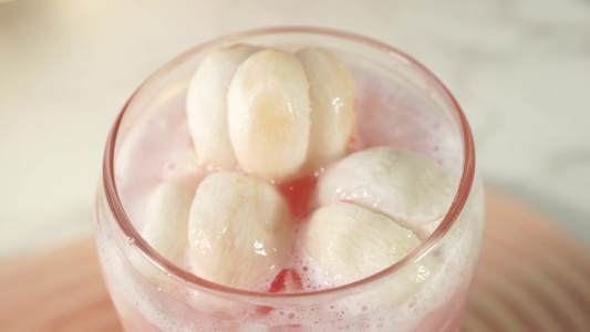 山竹果汁榨汁冰饮水果沙冰视频
