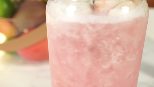 山竹果汁榨汁冰饮水果沙冰视频