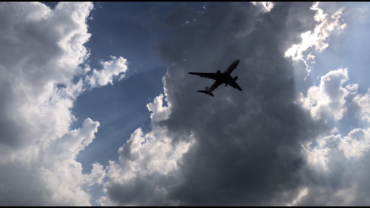 飞机在空中穿梭视频集锦视频