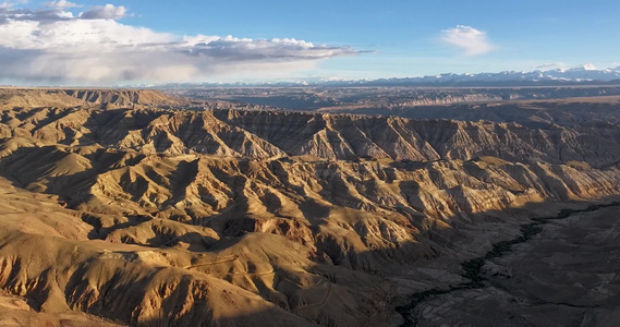 4K航拍西藏札达土林沙丘壮阔风光视频