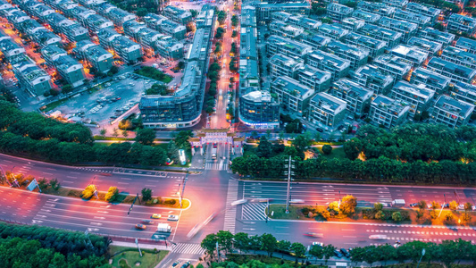 中国网店第一村浙江义乌青岩刘村城市交通夜景车流航拍延时摄影视频