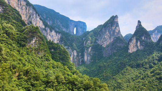 湖南天门山风景4K航拍视频