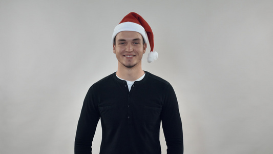 快乐的男子享受xmas视频