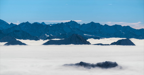 4K水墨天山山脉山顶云海翻腾延时视频