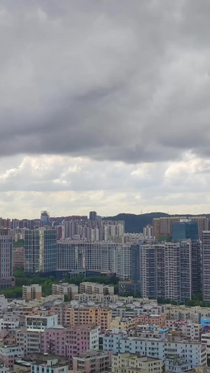 城市高楼蓝天白云阳光延时摄影12秒视频