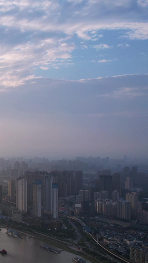 航拍城市蓝天白云晴朗天空落日阳光江景天际线高楼街景素材江景素材60秒视频