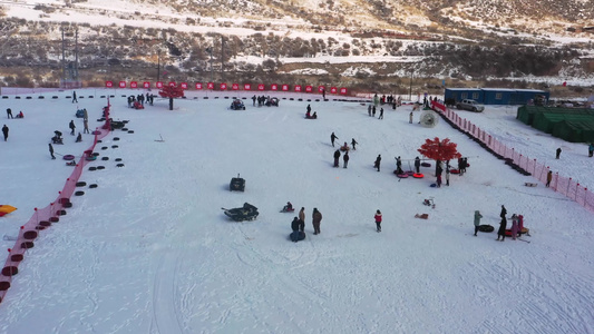 冬天滑雪场视频