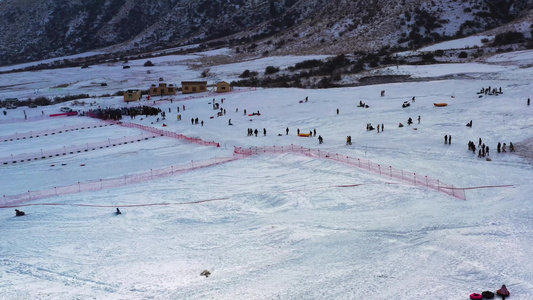 冬天滑雪场视频