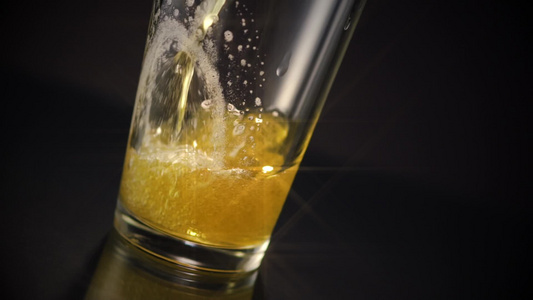 啤酒杯倒星玻璃过滤器视频