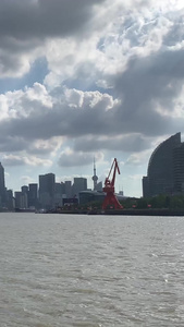 蓝天白云下的上海北外滩黄浦江视频